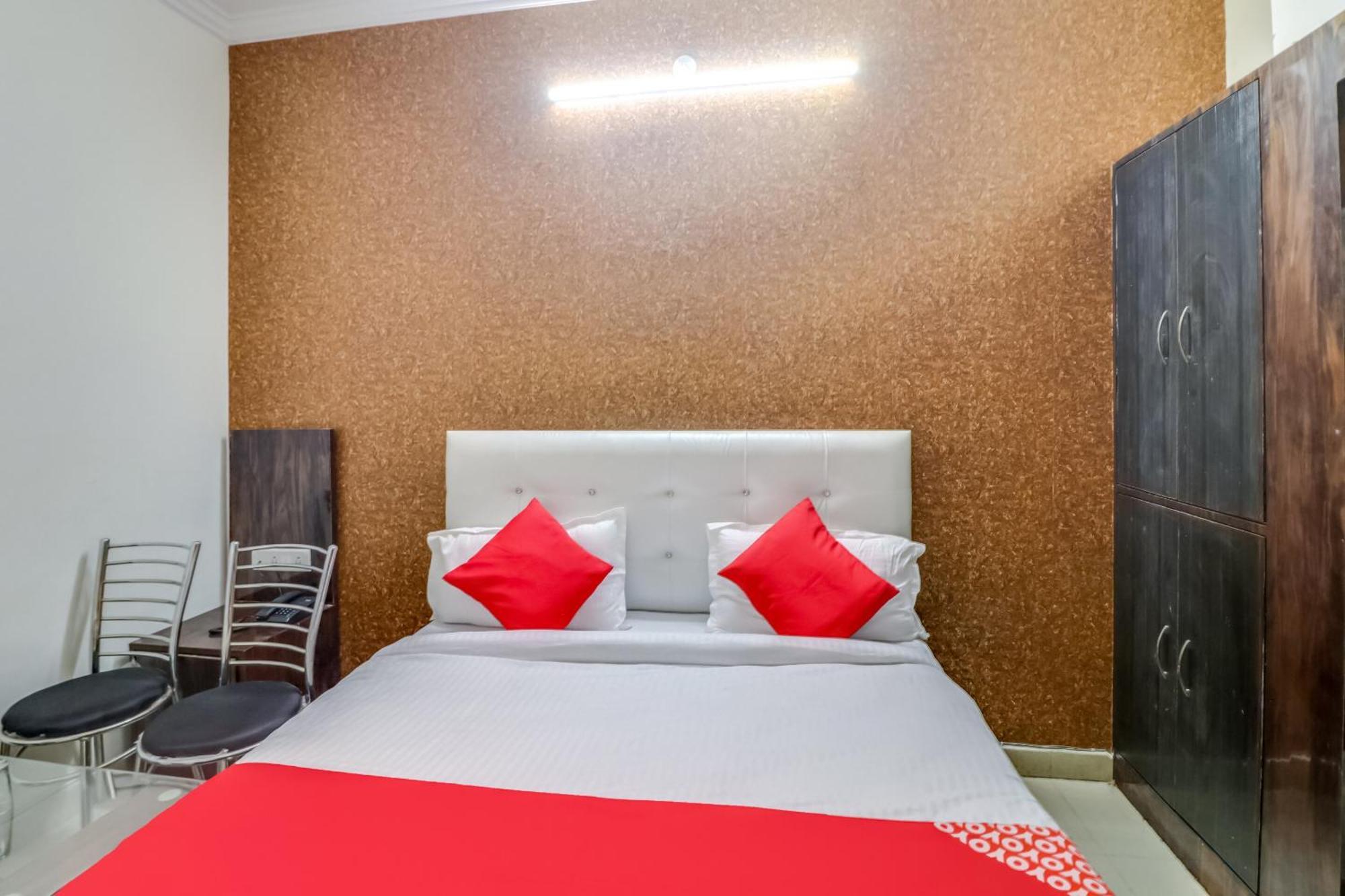 Hotel O Rodstar Chinhat Buitenkant foto