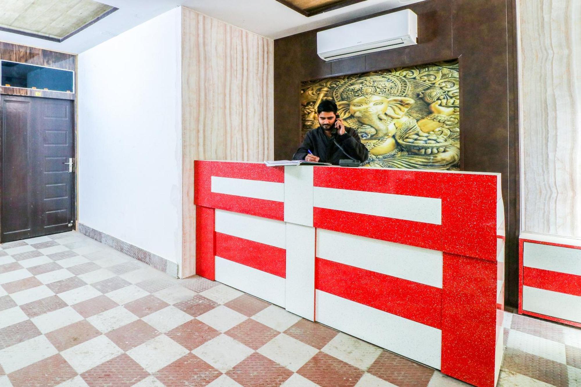 Hotel O Rodstar Chinhat Buitenkant foto