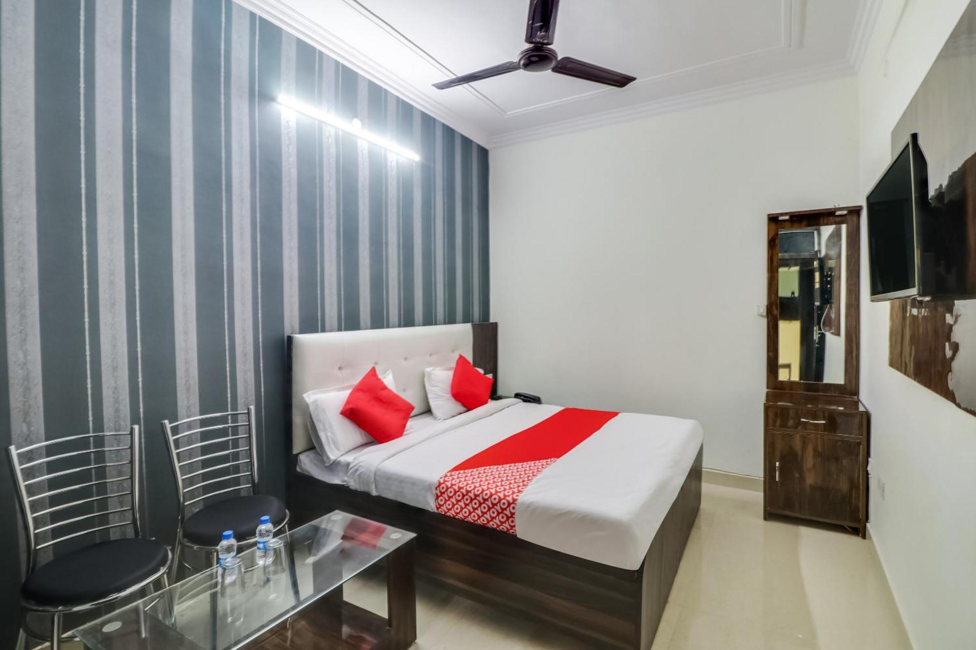 Hotel O Rodstar Chinhat Buitenkant foto