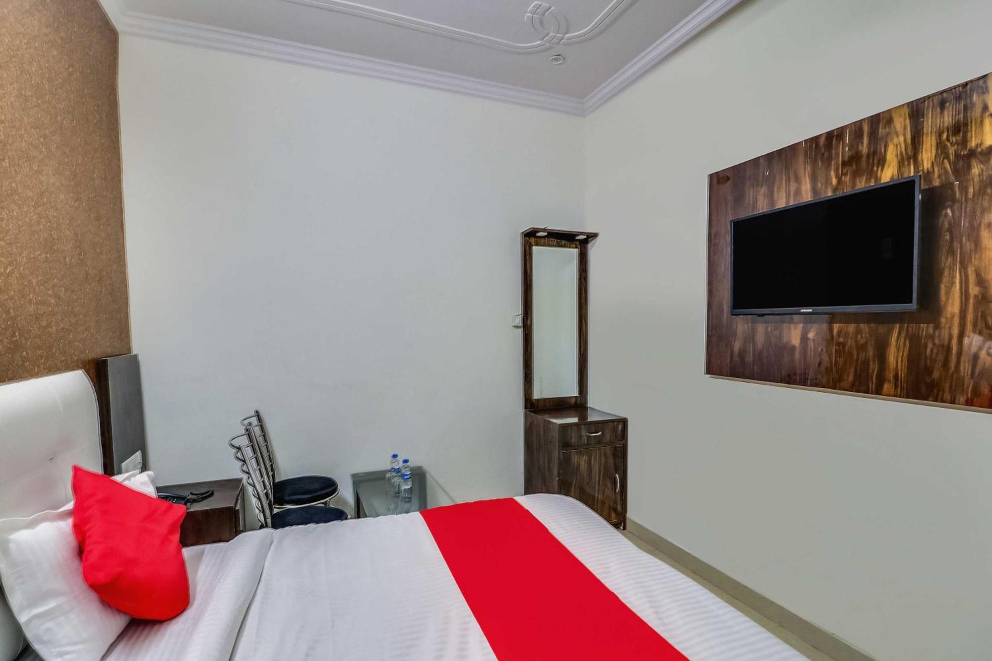 Hotel O Rodstar Chinhat Buitenkant foto
