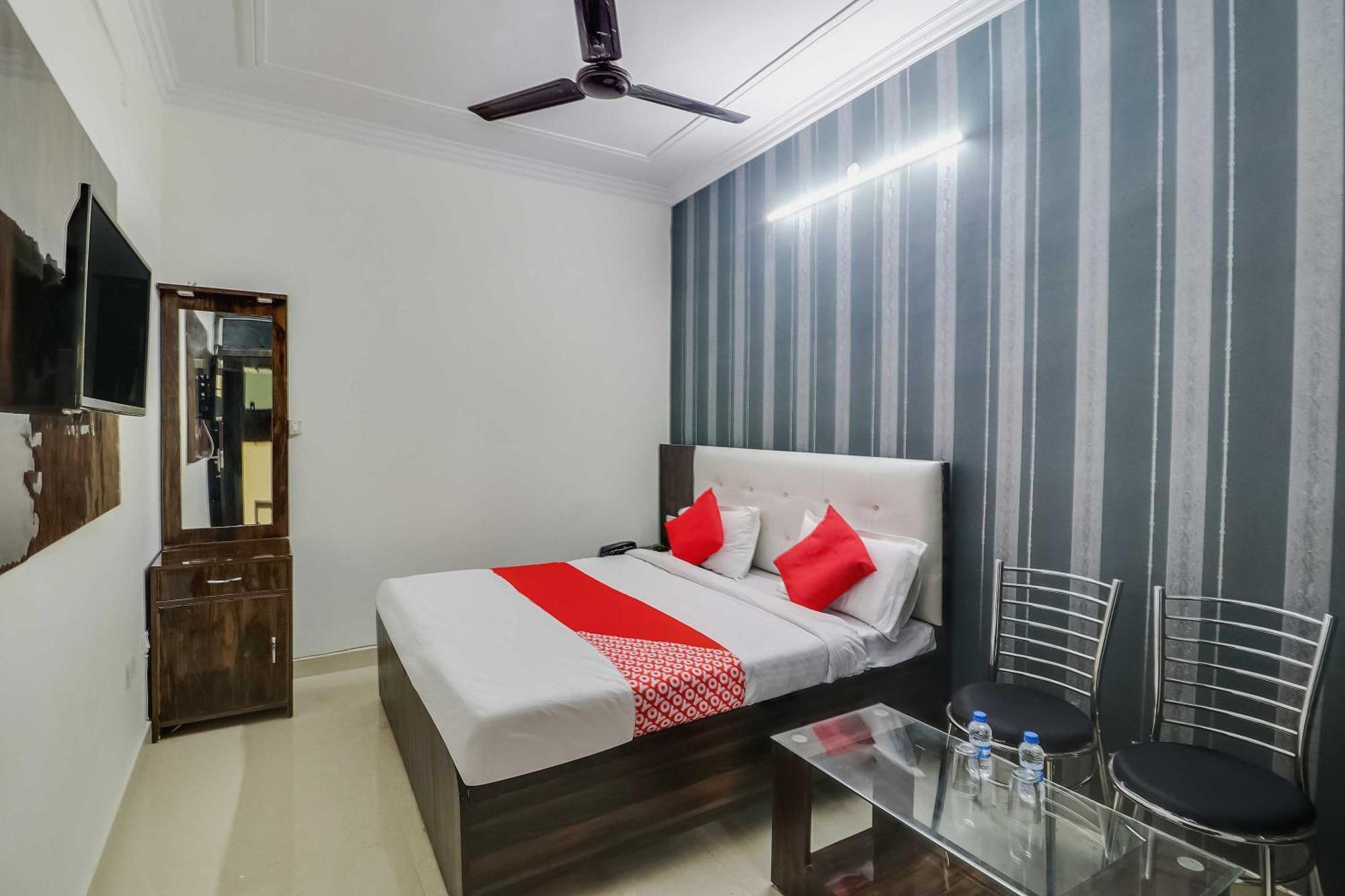 Hotel O Rodstar Chinhat Buitenkant foto