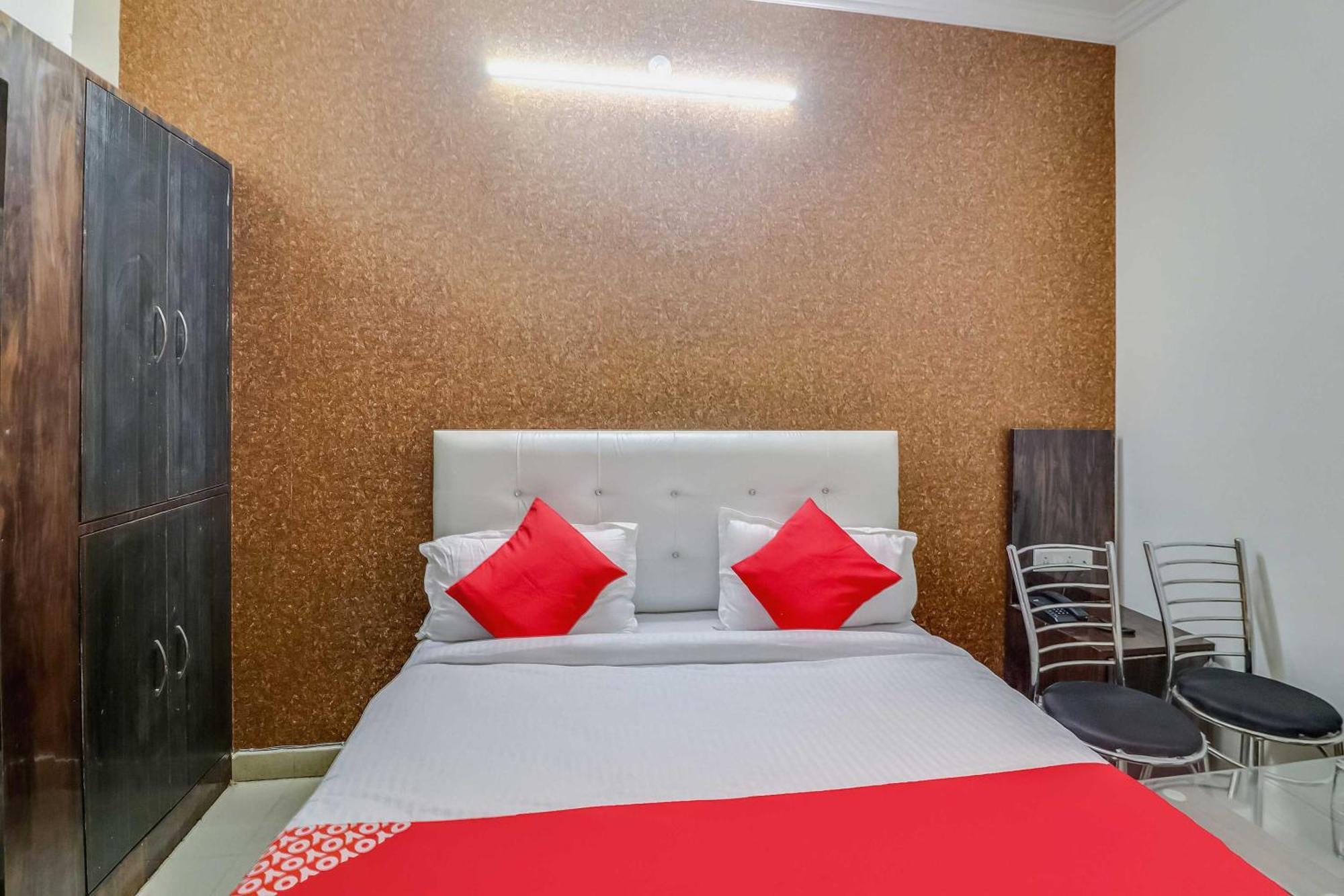 Hotel O Rodstar Chinhat Buitenkant foto
