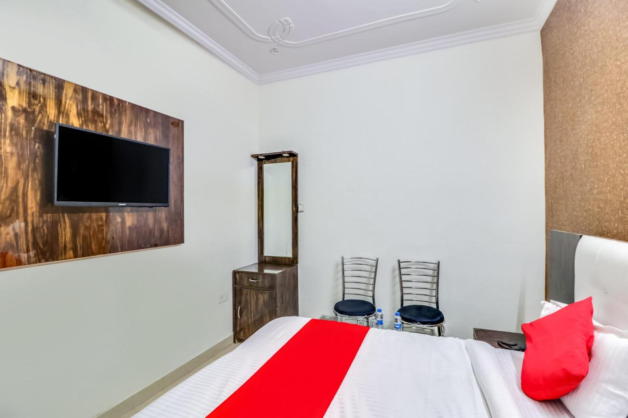 Hotel O Rodstar Chinhat Buitenkant foto